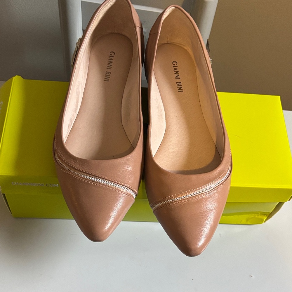 Gianni Bini Brown Flats with Zipper Detail